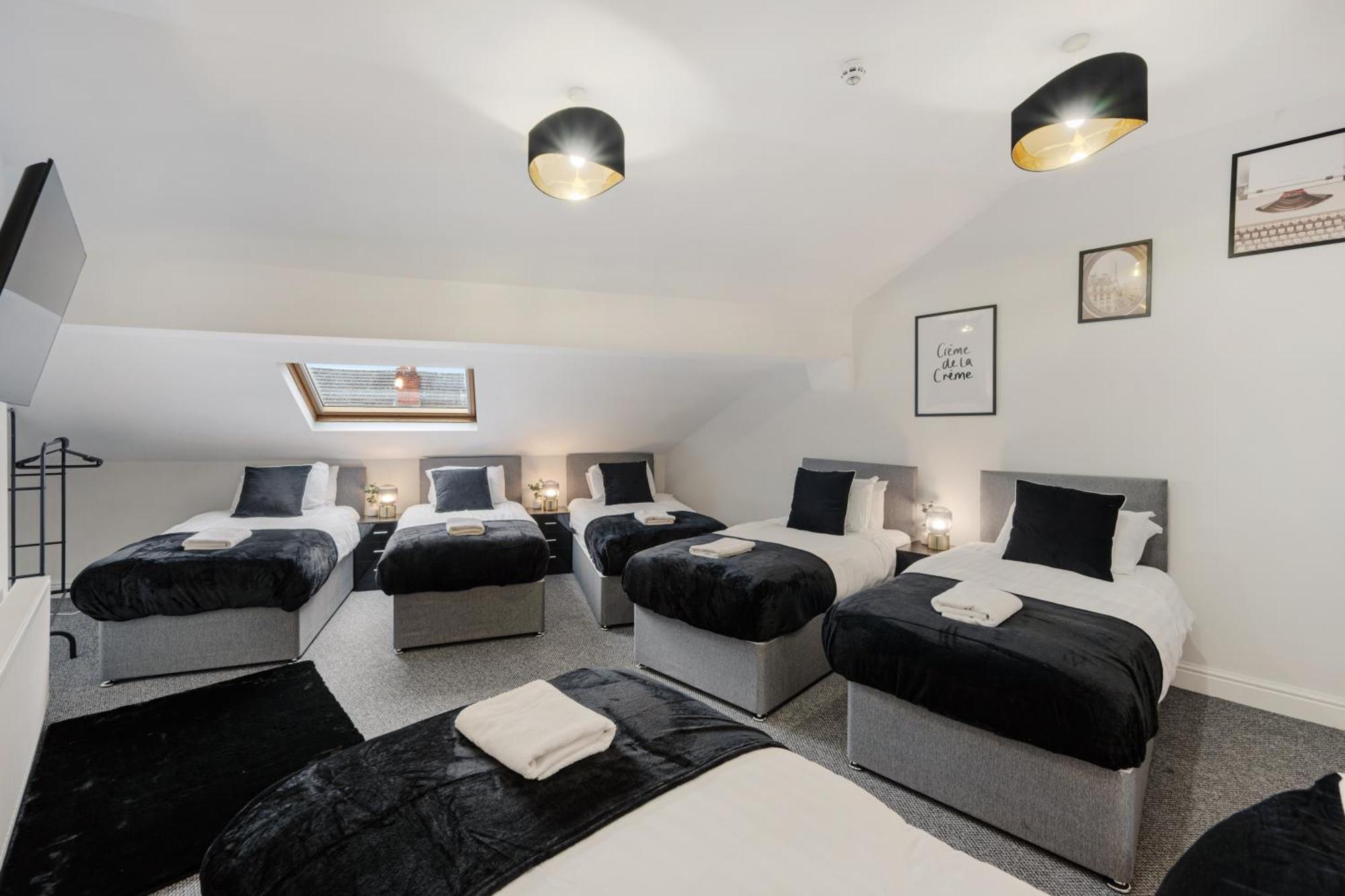 Anfield Cosy Stays - Air Host & Stay - Sleeps 14 Liverpool Exteriör bild