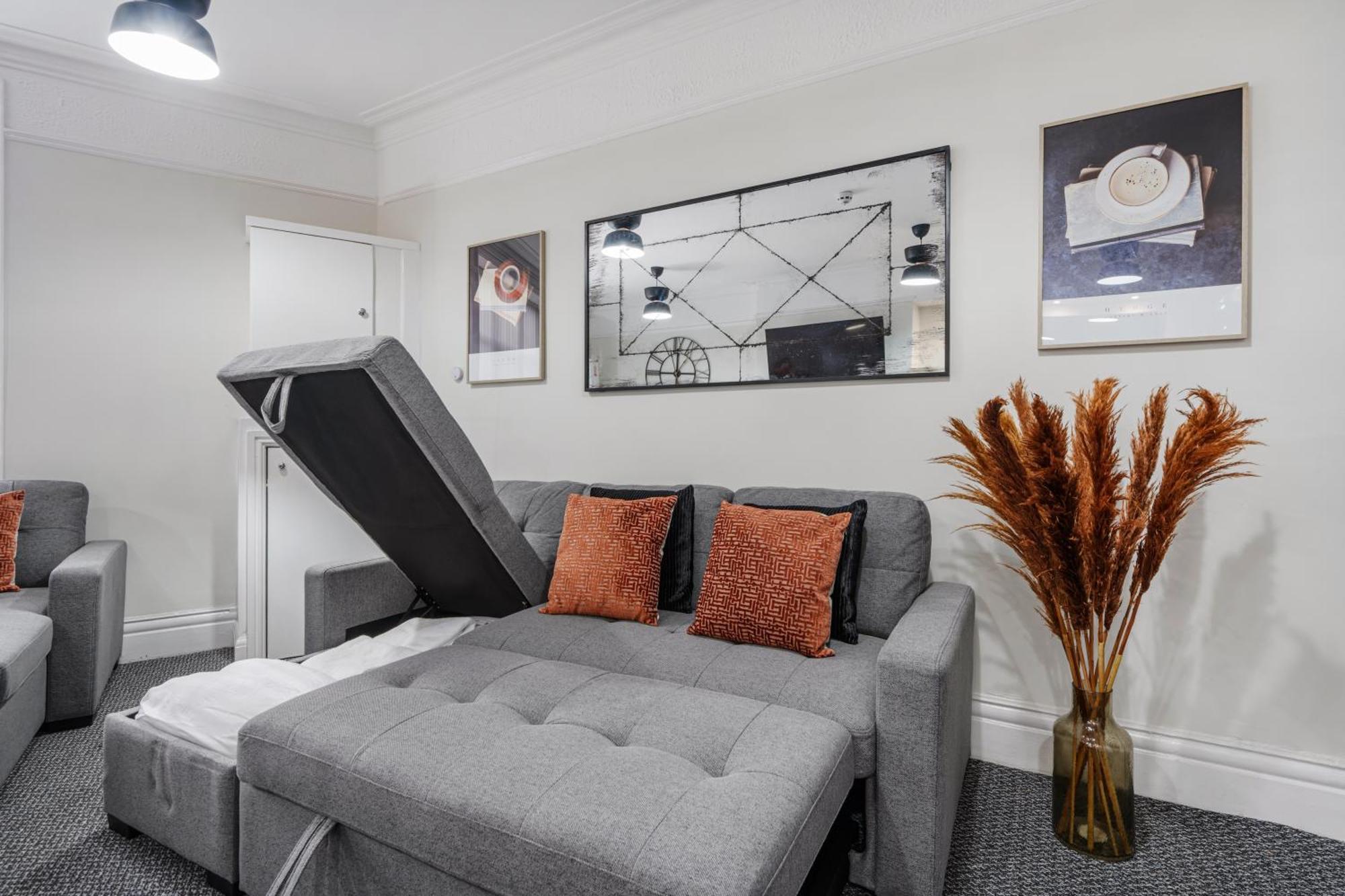 Anfield Cosy Stays - Air Host & Stay - Sleeps 14 Liverpool Exteriör bild