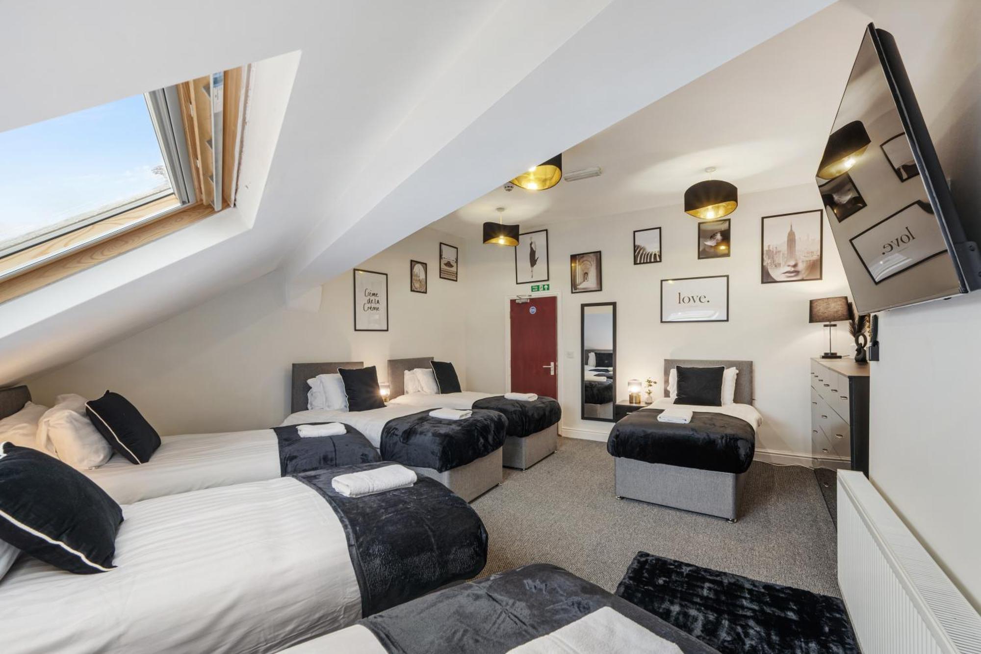 Anfield Cosy Stays - Air Host & Stay - Sleeps 14 Liverpool Exteriör bild