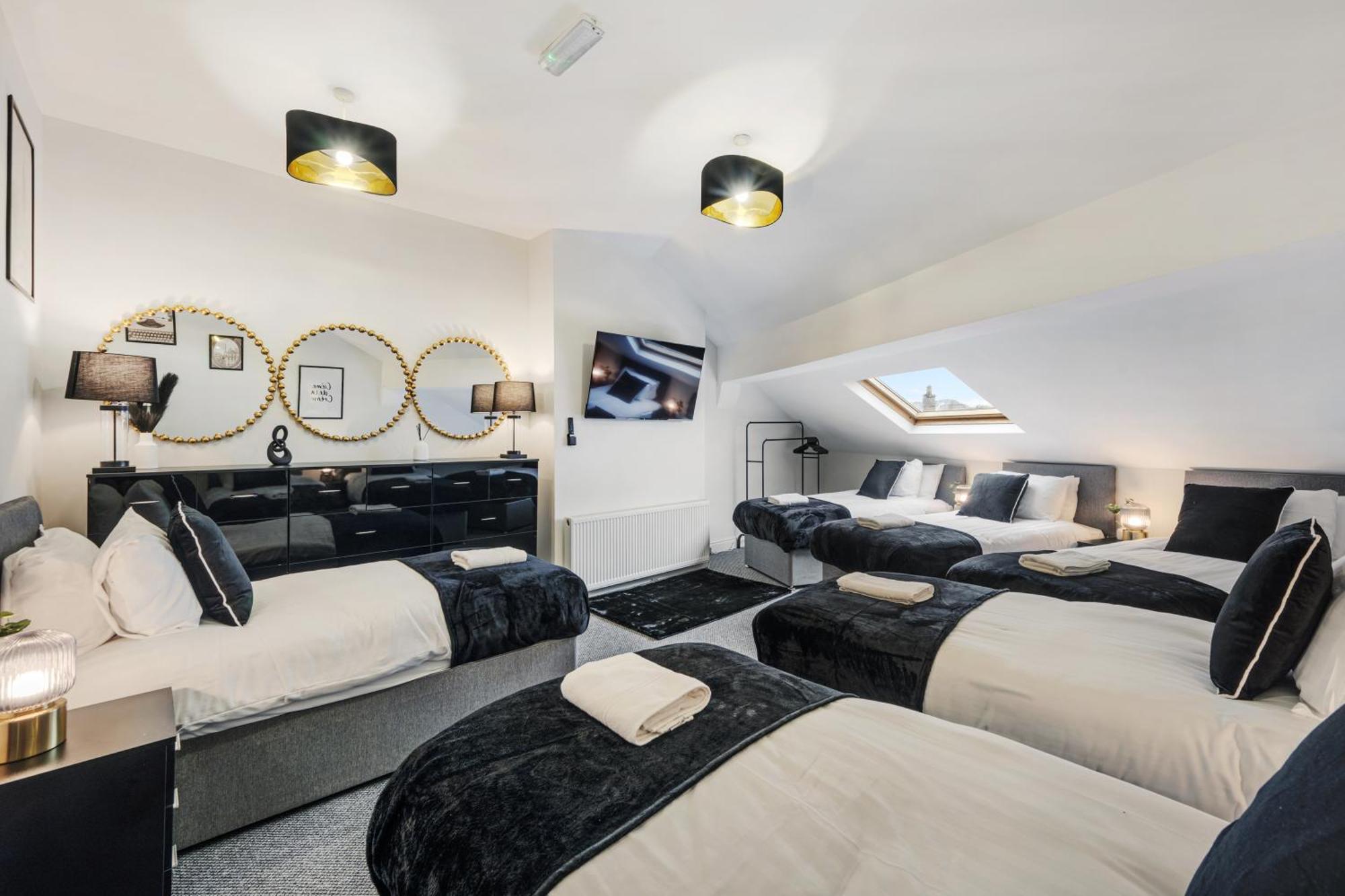Anfield Cosy Stays - Air Host & Stay - Sleeps 14 Liverpool Exteriör bild