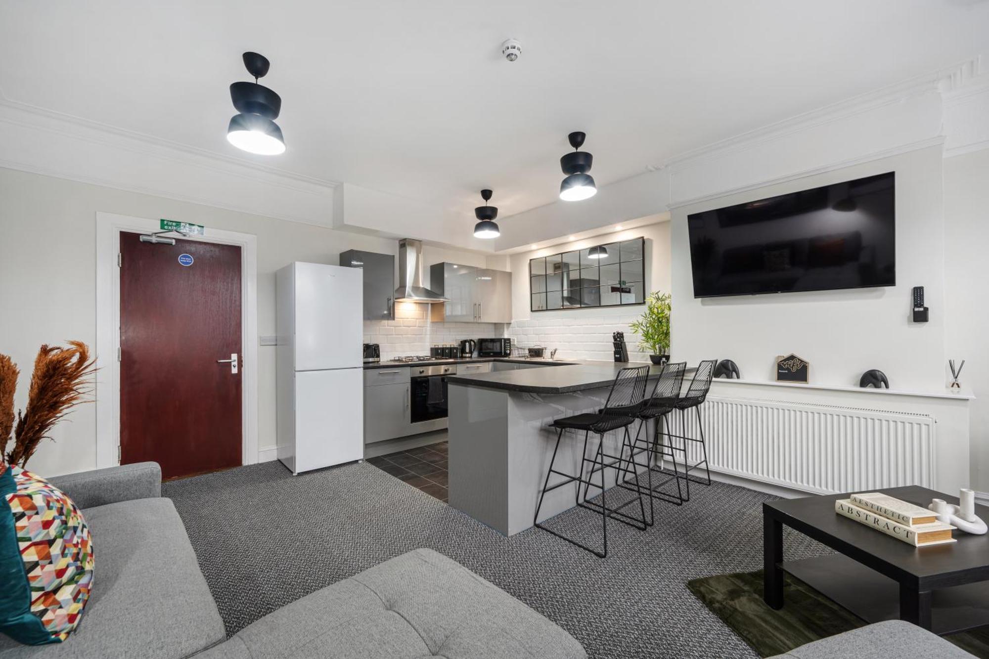 Anfield Cosy Stays - Air Host & Stay - Sleeps 14 Liverpool Exteriör bild