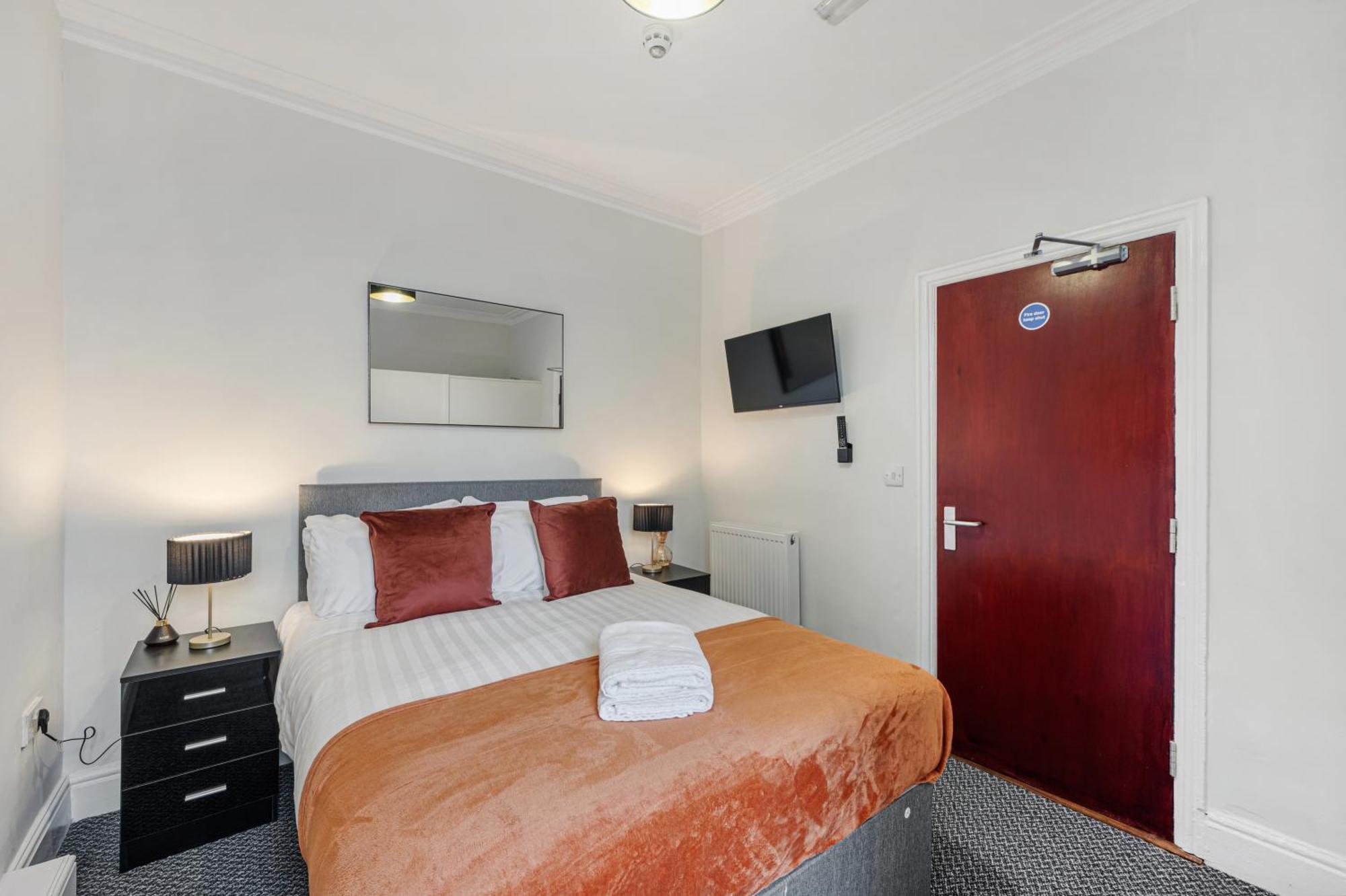 Anfield Cosy Stays - Air Host & Stay - Sleeps 14 Liverpool Exteriör bild
