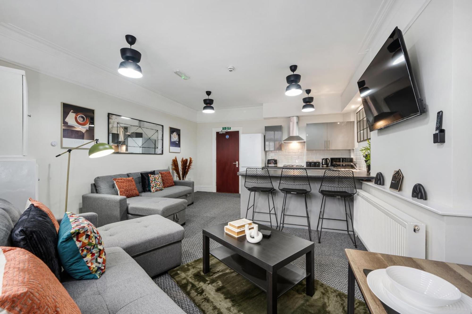 Anfield Cosy Stays - Air Host & Stay - Sleeps 14 Liverpool Exteriör bild